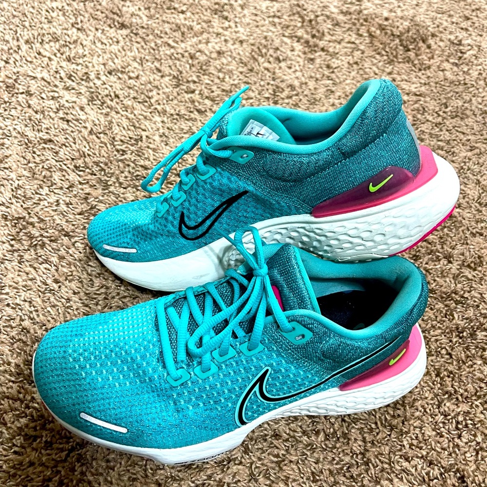 Women’s Nike Zoom X Invisible Run 2 size 10